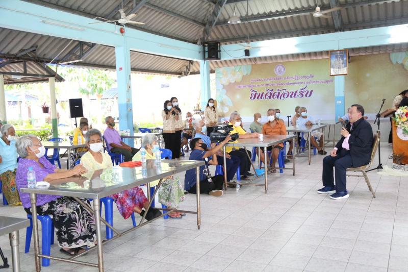 รมว.พม.ลงพื้นที่เย