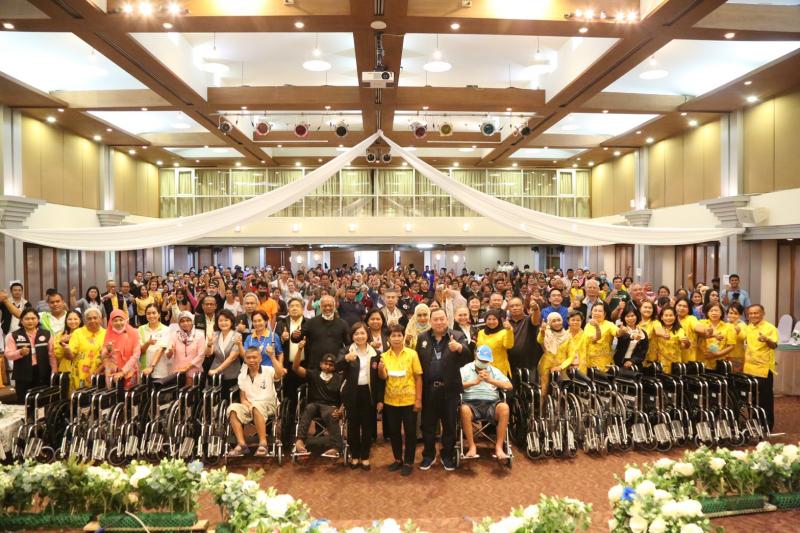 รมว.พม.เปิดงานโครง