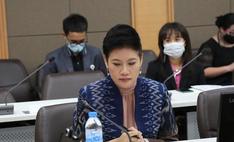 รองปลัดพม.ประธานเ�