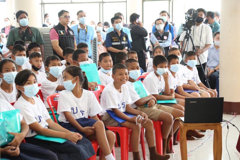 รมว.พม.ลงพื้นที่จั