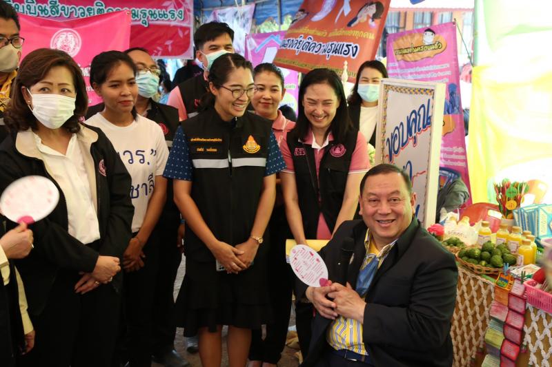 รมว.พม.ลงพื้นที่จั