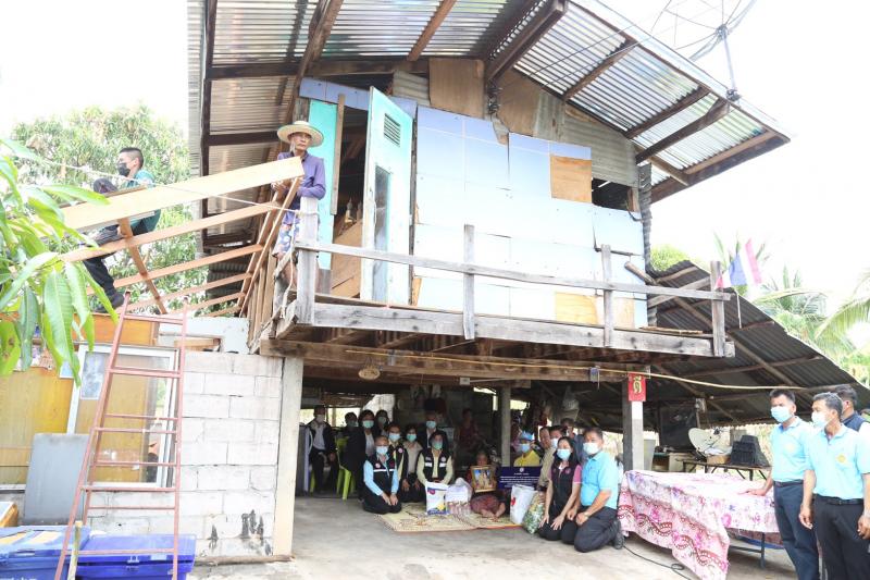 รมว.พม.ลงพื้นที่เย