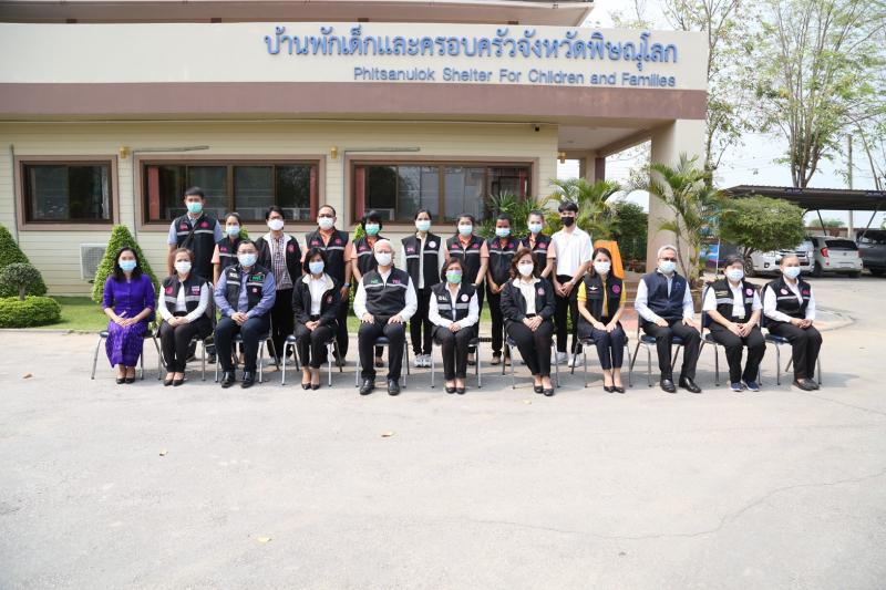 ปลัด พม. พร้อมด้วย �