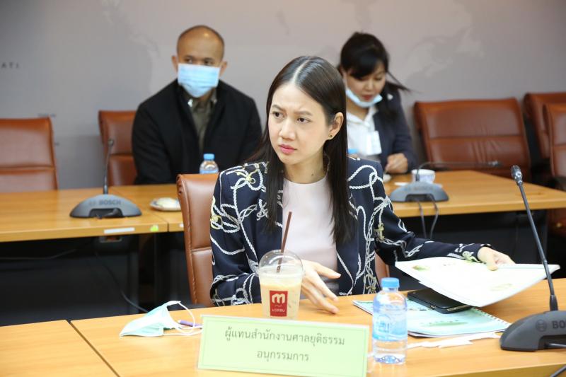 รองปลัด พม. เป็นปร�