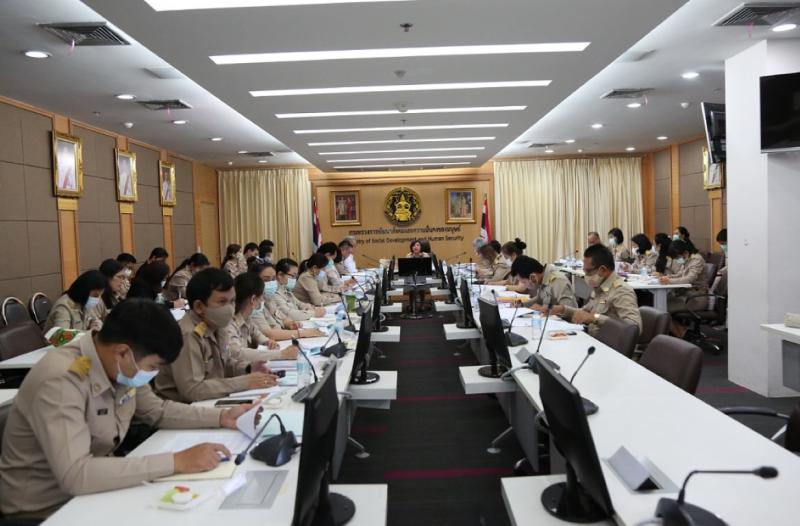 ปลัด พม. เป็นประธา�