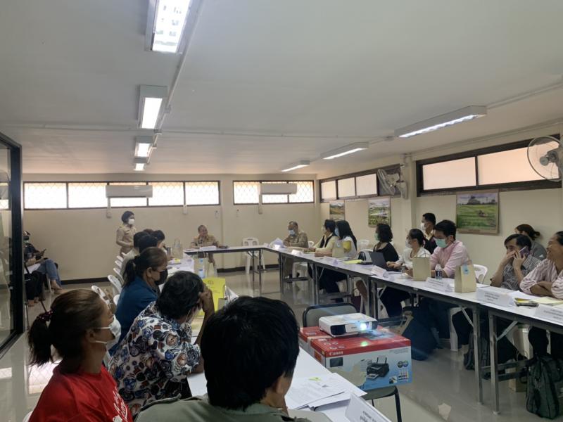 รองปลัด พม. เป็นปร�