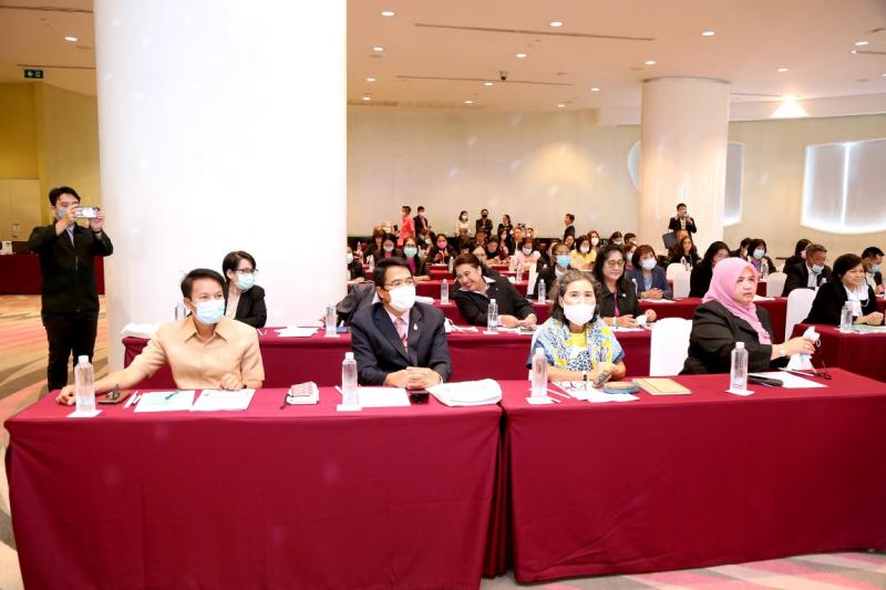 รองปลัด พม. ร่วมเป�