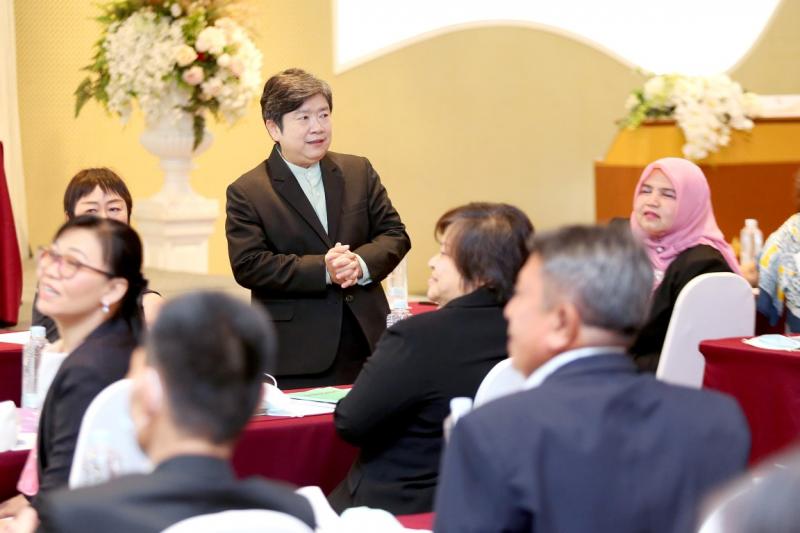 รองปลัด พม. ร่วมเป�