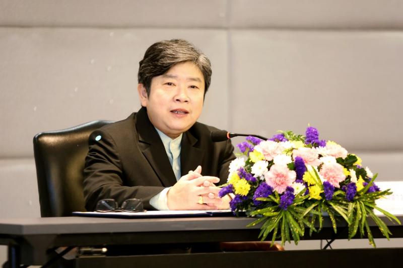 รองปลัด พม. เป็นปร�