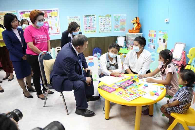 รมว.พม. เป็นประธาน�