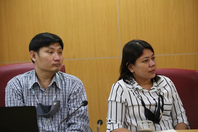 รองปลัด พม. เป็นปร�