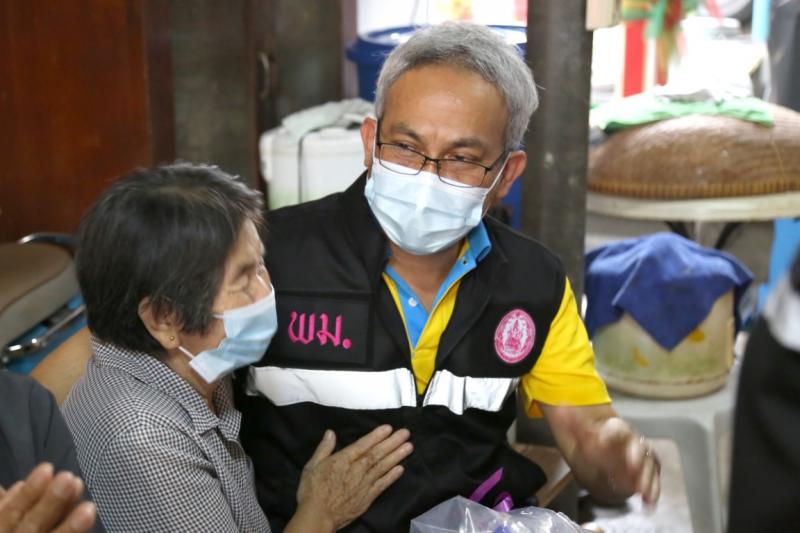 ปลัด พม. พร้อมคณะผ�