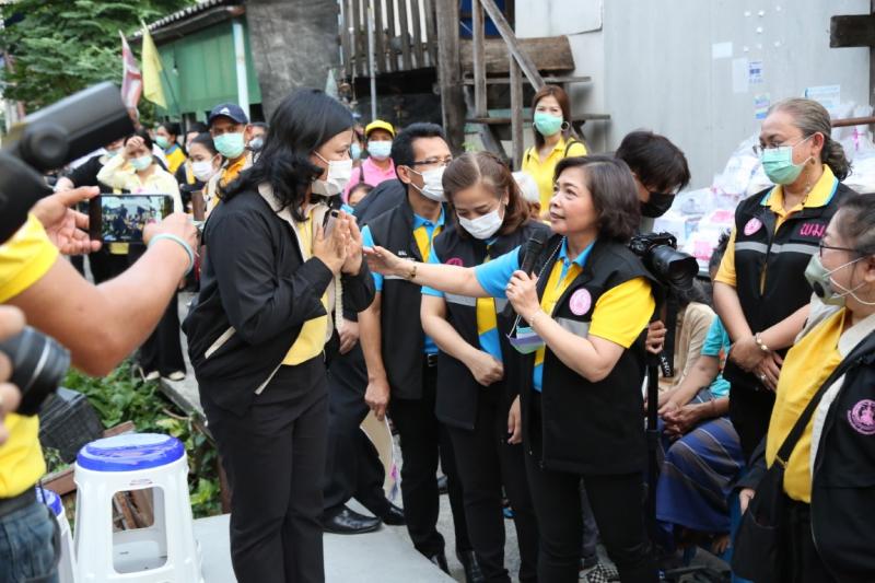 ปลัด พม. พร้อมคณะผ�
