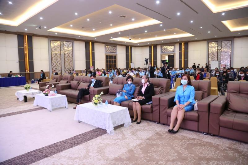 รองปลัด พม. ร่วมงา�