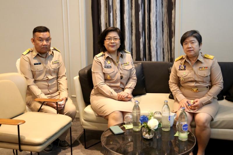 รองปลัด พม. ประธาน�