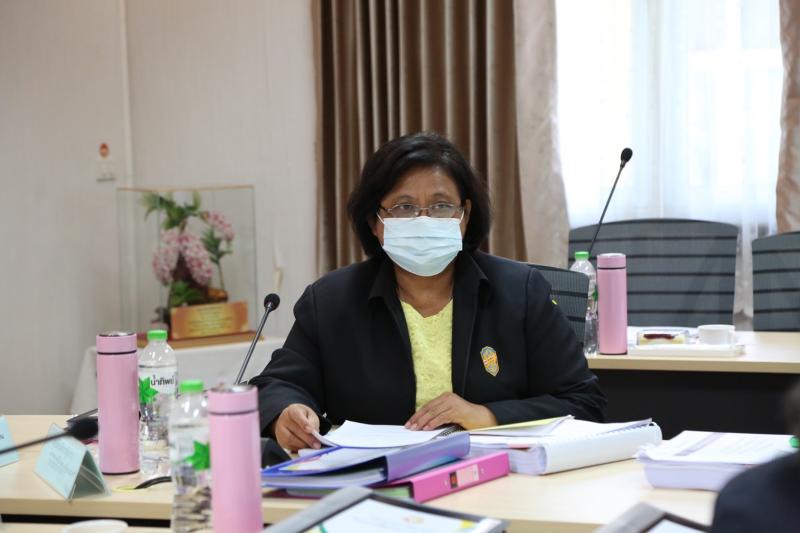 รองปลัด พม. เป็นปร�
