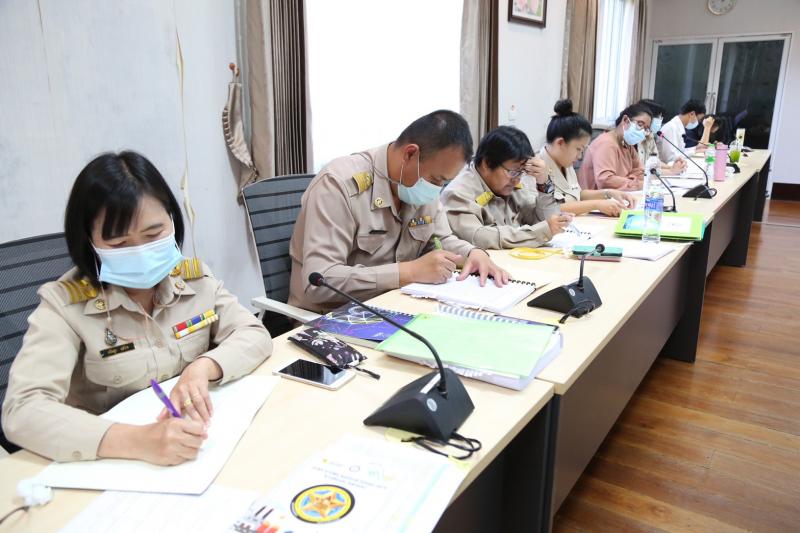 รองปลัด พม. เป็นปร�