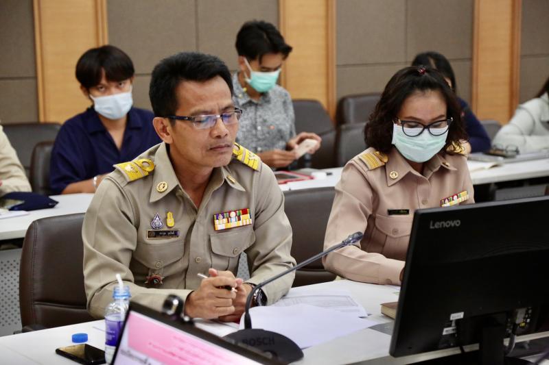รองปลัด พม. เป็นปร�