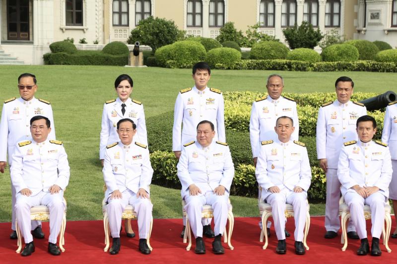รมว.พม. ร่วมถ่ายภา�