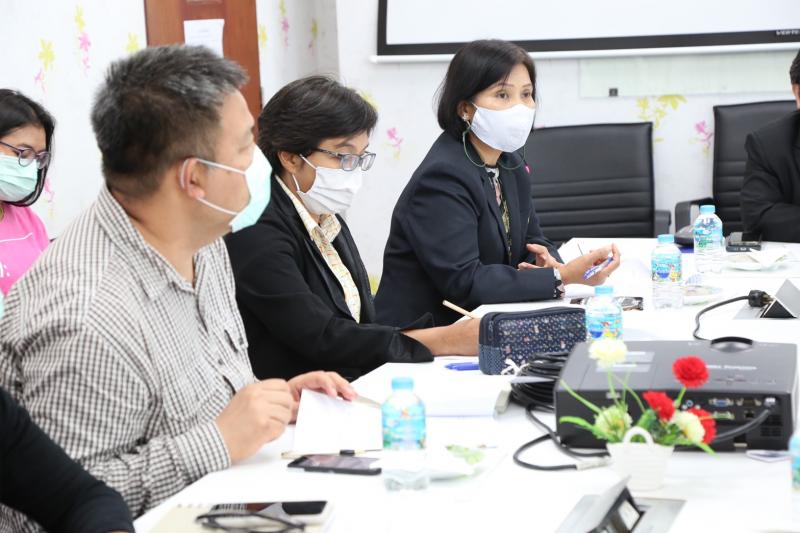 รองปลัด พม. เป็นปร�