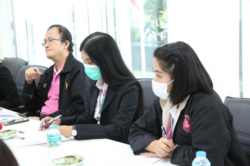 รองปลัด พม. เป็นปร�