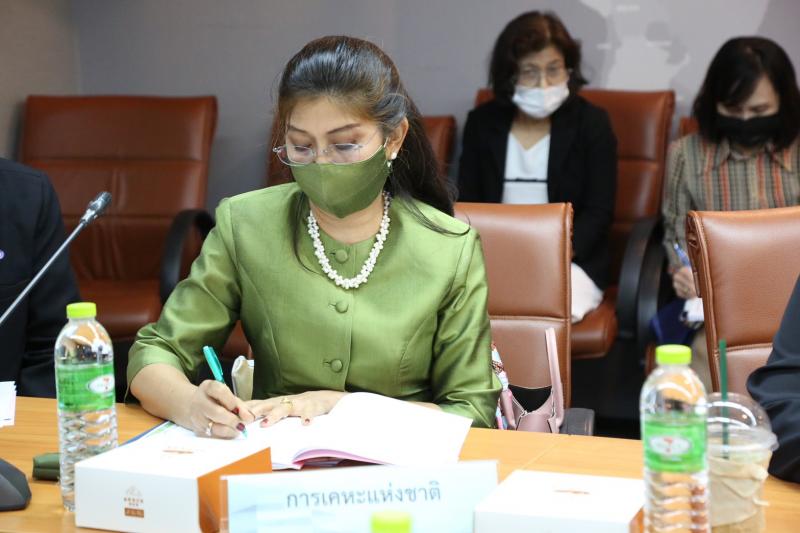 ปลัด พม. เป็นประธา�