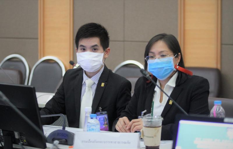 ปลัด พม. รับมอบหมา�