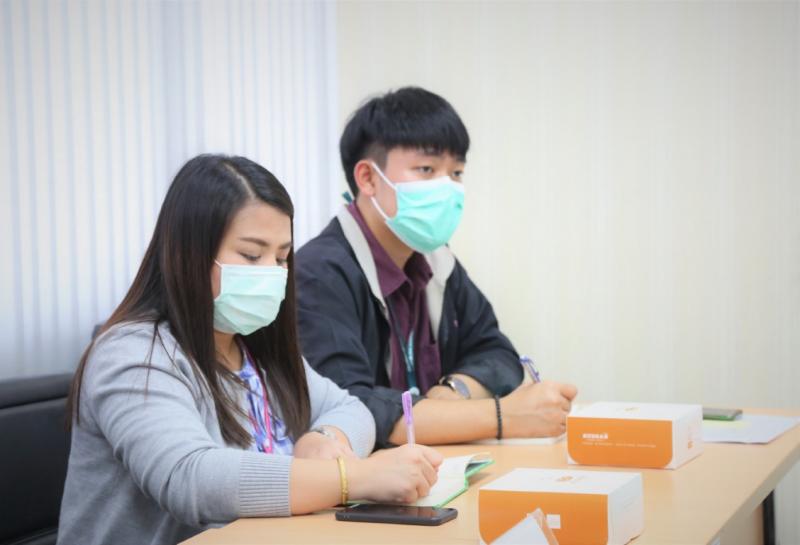 รองปลัด พม. เป็นปร�