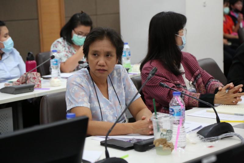 รองปลัด พม. เป็นปร�