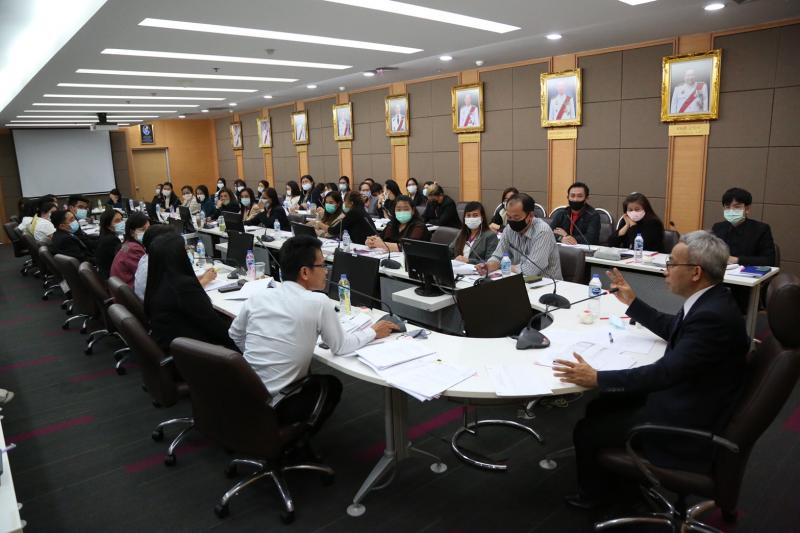 รองปลัด พม. เป็นปร�