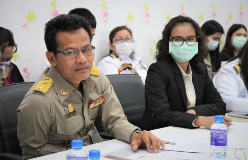 รองปลัด พม. เป็นปร�