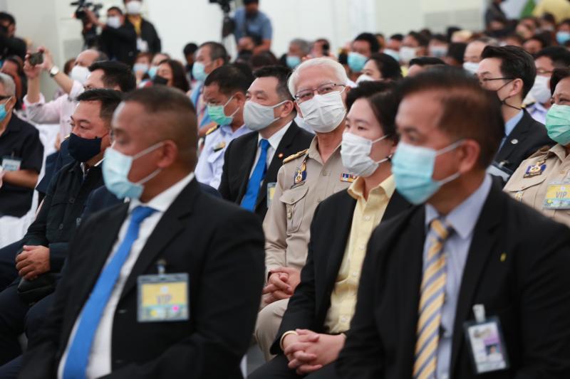 รมว.พม. พร้อมคณะผู�