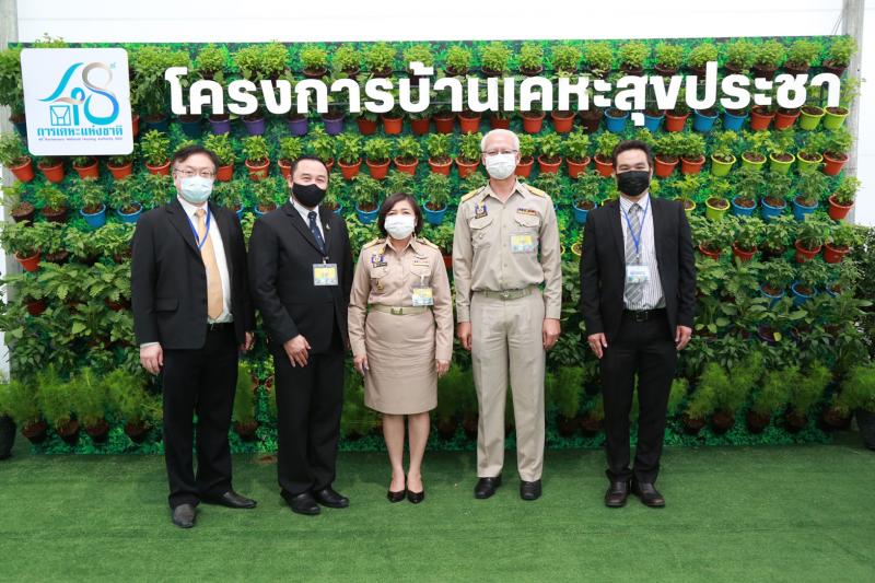 รมว.พม. พร้อมคณะผู�