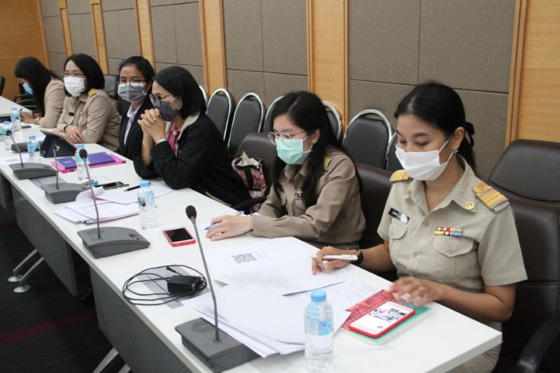 รองปลัด พม. เป็นปร�