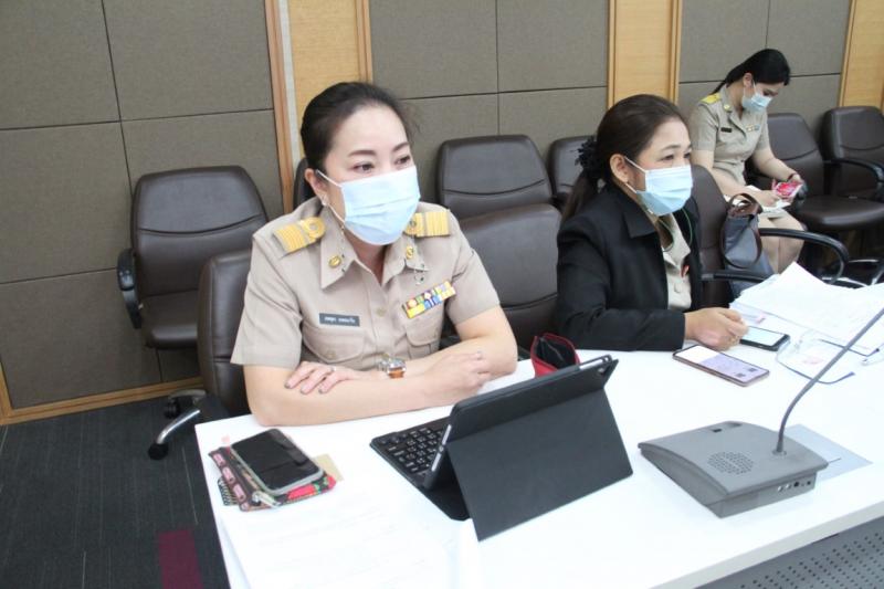 รองปลัด พม. เป็นปร�