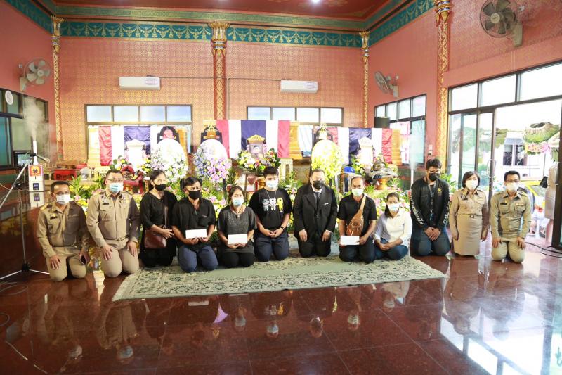 รมว.พม. พร้อมปลัด พ�