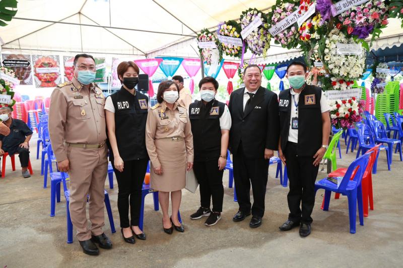 รมว.พม. พร้อมปลัด พ�