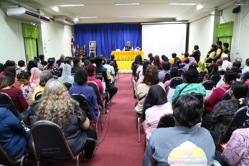 รองปลัด พม. พร้อมด�