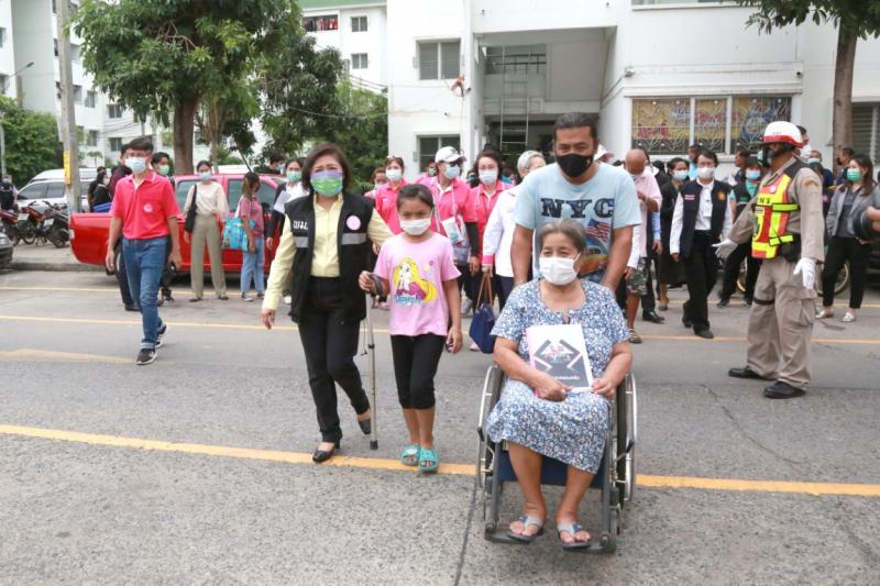 ปลัด พม. และ ผู้บริ�