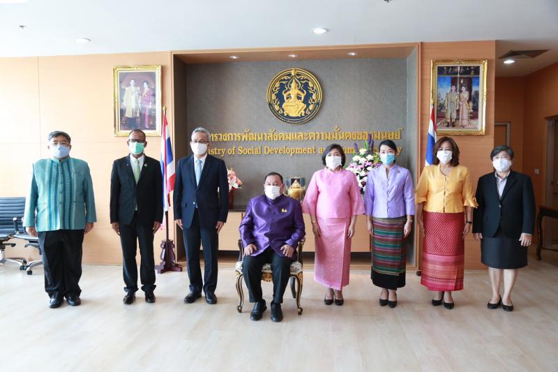 รมว.พม. เปิดโอกาสใ�