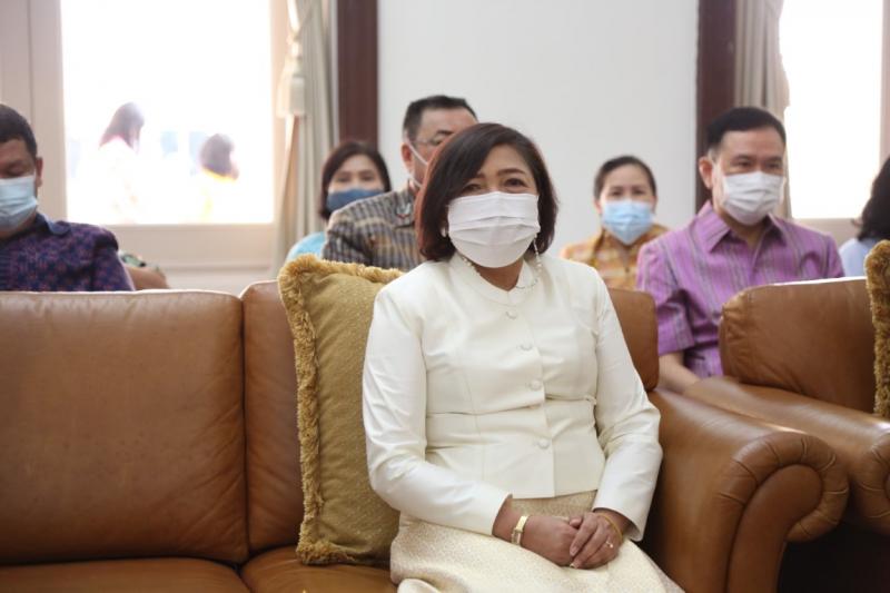 ปลัด พม. ร่วมถวายภ�