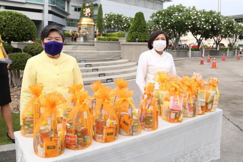 ปลัด พม. ร่วมถวายภ�