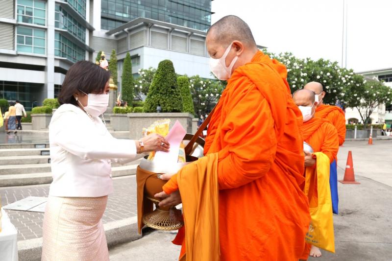 ปลัด พม. ร่วมถวายภ�