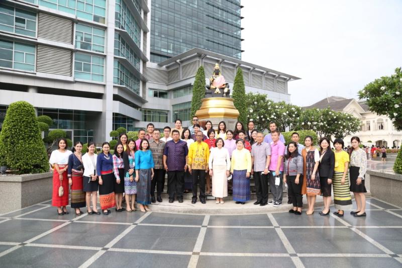 ปลัด พม. ร่วมถวายภ�