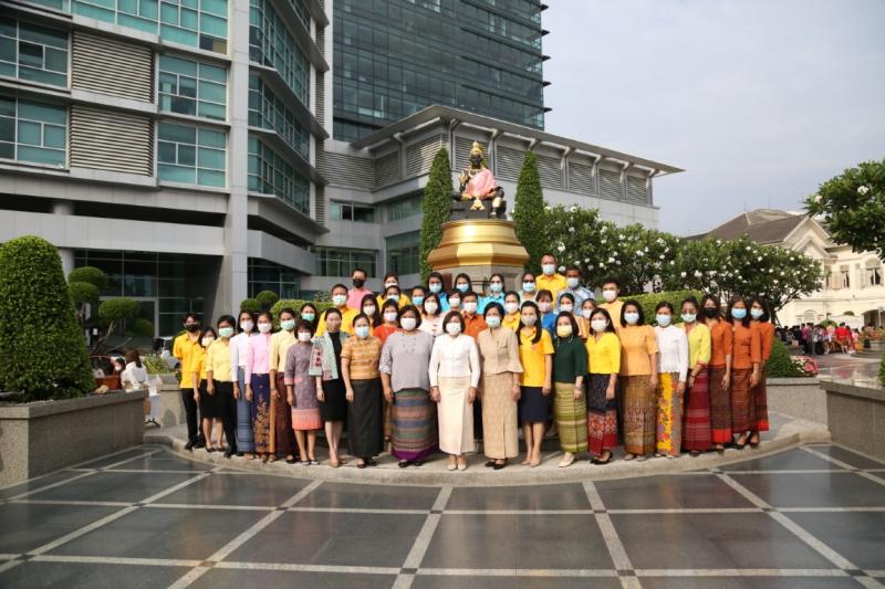 ปลัด พม. ร่วมถวายภ�