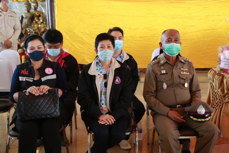 รมว.พม. พร้อมคณะผู�
