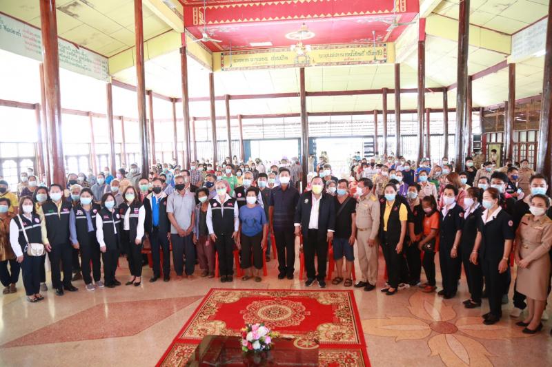รมว.พม. พร้อมคณะผู�