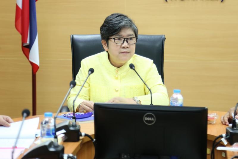 รองปลัด พม. เป็นปร�