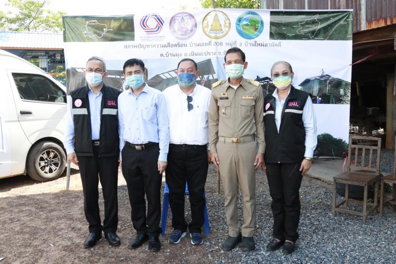 รมว.พม. พร้อมคณะผู�