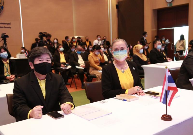 ปลัด พม. เป็นประธา�